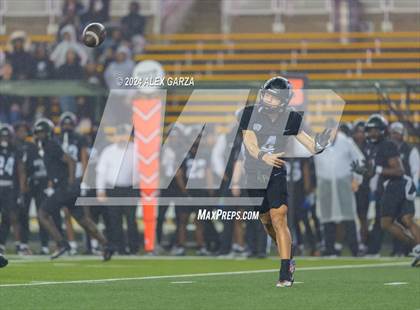 Thumbnail 2 in Boerne vs. Randle (UIL 5A D2 Football Semifinal) photogallery.
