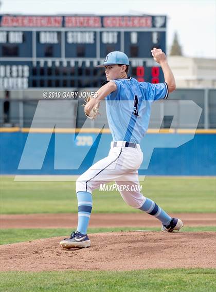Thumbnail 2 in Oakmont vs. Del Campo (CIF SJS D2 Final) photogallery.