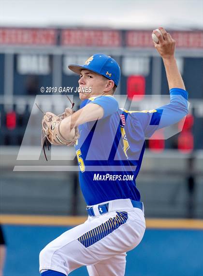 Thumbnail 2 in Oakmont vs. Del Campo (CIF SJS D2 Final) photogallery.