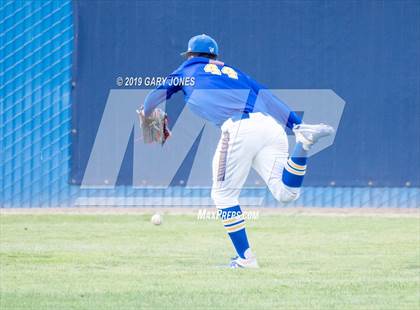 Thumbnail 2 in Oakmont vs. Del Campo (CIF SJS D2 Final) photogallery.