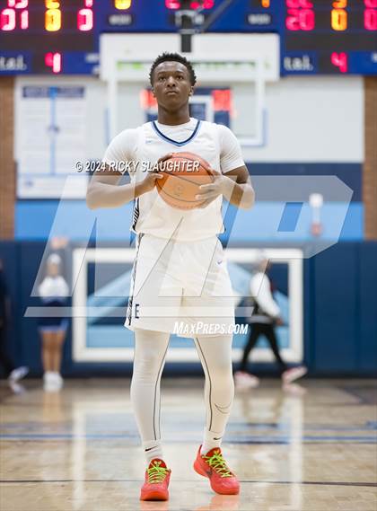 Thumbnail 2 in McCluer vs Belleville East (Belleville East Chick-fil-a Classic) photogallery.