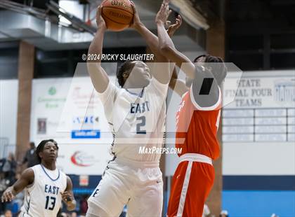 Thumbnail 3 in McCluer vs Belleville East (Belleville East Chick-fil-a Classic) photogallery.