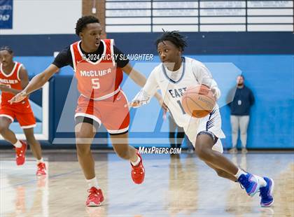 Thumbnail 3 in McCluer vs Belleville East (Belleville East Chick-fil-a Classic) photogallery.