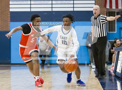 Thumbnail 1 in McCluer vs Belleville East (Belleville East Chick-fil-a Classic) photogallery.