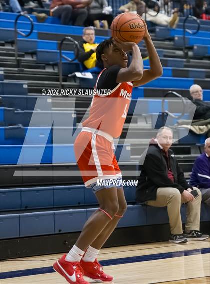Thumbnail 3 in McCluer vs Belleville East (Belleville East Chick-fil-a Classic) photogallery.