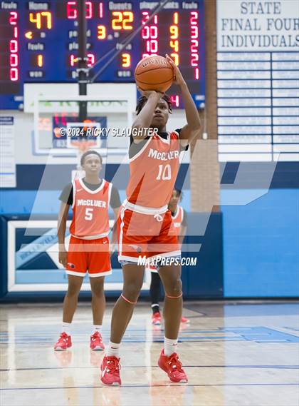 Thumbnail 1 in McCluer vs Belleville East (Belleville East Chick-fil-a Classic) photogallery.