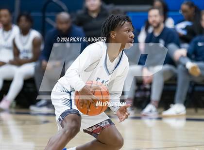 Thumbnail 3 in McCluer vs Belleville East (Belleville East Chick-fil-a Classic) photogallery.