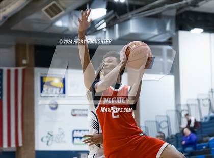 Thumbnail 3 in McCluer vs Belleville East (Belleville East Chick-fil-a Classic) photogallery.