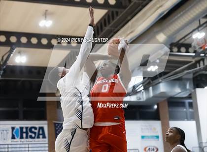 Thumbnail 2 in McCluer vs Belleville East (Belleville East Chick-fil-a Classic) photogallery.