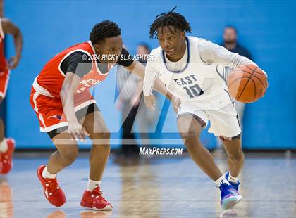 Thumbnail 2 in McCluer vs Belleville East (Belleville East Chick-fil-a Classic) photogallery.