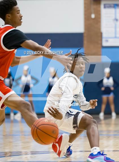 Thumbnail 1 in McCluer vs Belleville East (Belleville East Chick-fil-a Classic) photogallery.