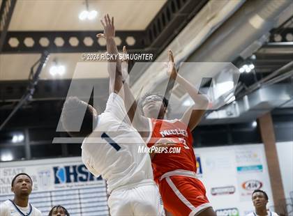 Thumbnail 2 in McCluer vs Belleville East (Belleville East Chick-fil-a Classic) photogallery.