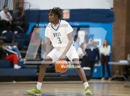 Thumbnail 2 in McCluer vs Belleville East (Belleville East Chick-fil-a Classic) photogallery.