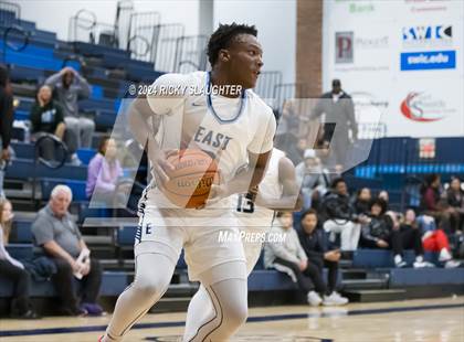 Thumbnail 2 in McCluer vs Belleville East (Belleville East Chick-fil-a Classic) photogallery.