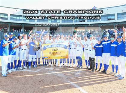 Thumbnail 3 in Valley Christian vs. Yuma Catholic (AIA 3A Final - Awards) photogallery.