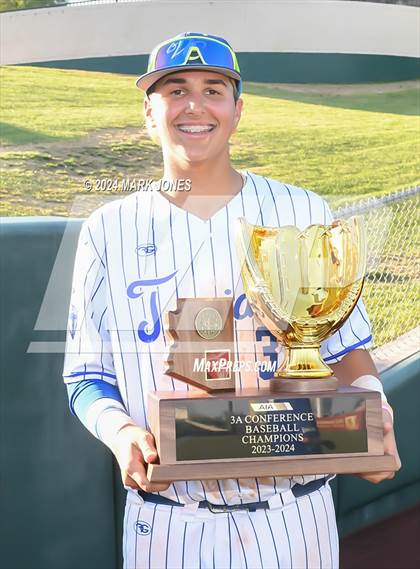 Thumbnail 1 in Valley Christian vs. Yuma Catholic (AIA 3A Final - Awards) photogallery.