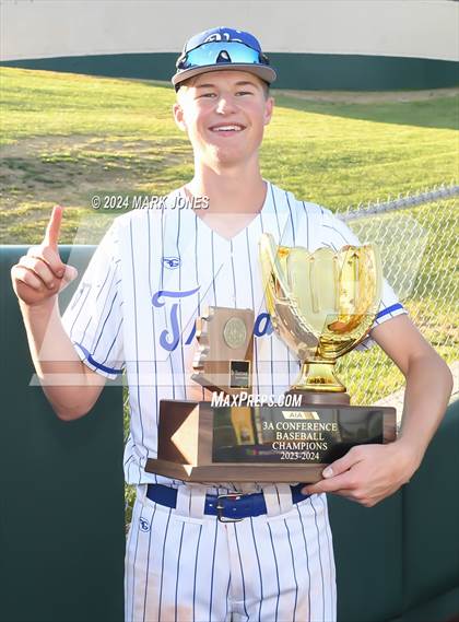 Thumbnail 1 in Valley Christian vs. Yuma Catholic (AIA 3A Final - Awards) photogallery.