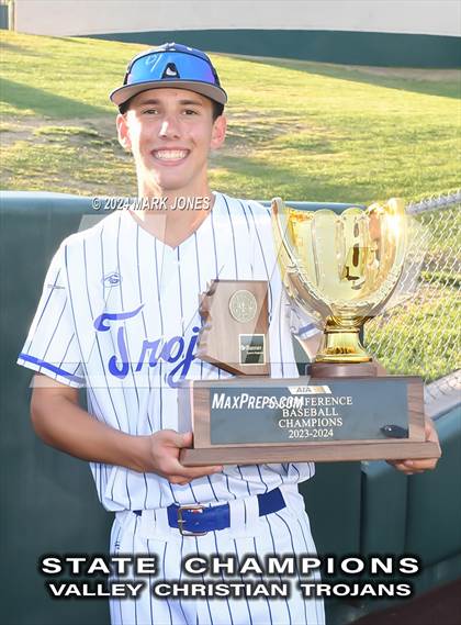 Thumbnail 1 in Valley Christian vs. Yuma Catholic (AIA 3A Final - Awards) photogallery.