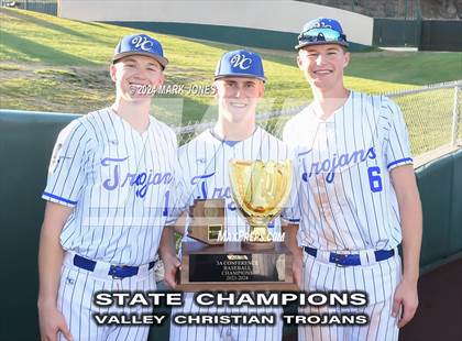 Thumbnail 2 in Valley Christian vs. Yuma Catholic (AIA 3A Final - Awards) photogallery.