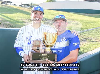 Thumbnail 2 in Valley Christian vs. Yuma Catholic (AIA 3A Final - Awards) photogallery.