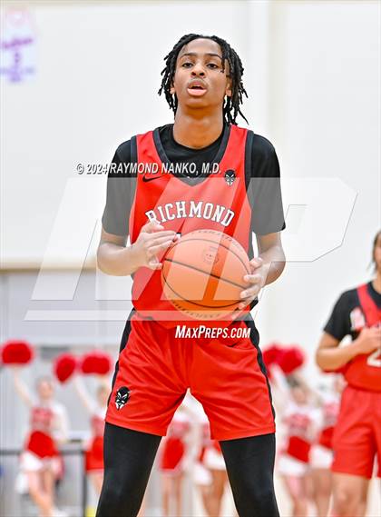 Thumbnail 1 in Richmond vs. Muncie Central (IHSAA 4A Section 9 Round 1)  photogallery.