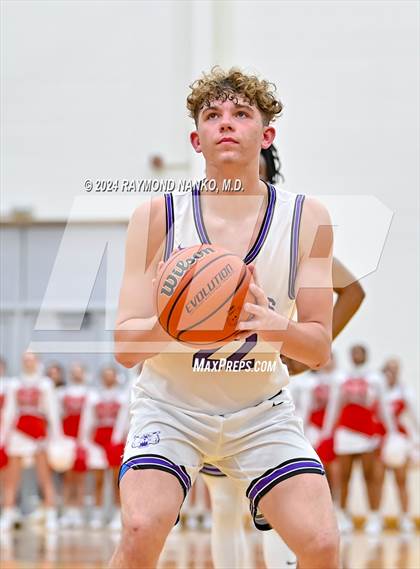 Thumbnail 3 in Richmond vs. Muncie Central (IHSAA 4A Section 9 Round 1)  photogallery.