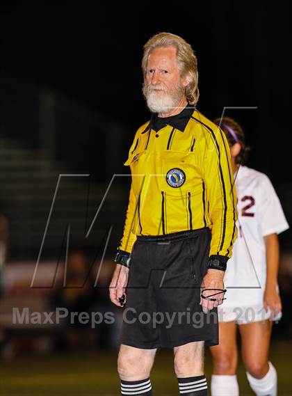 Thumbnail 2 in Royal @ Simi Valley photogallery.