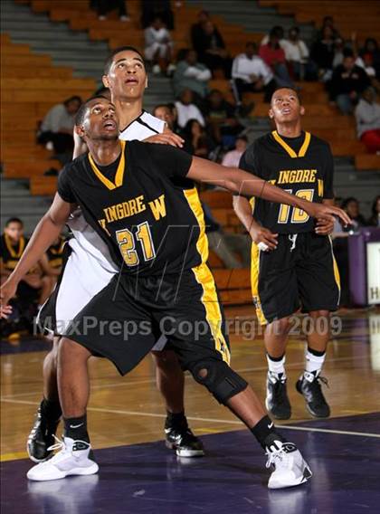 Thumbnail 3 in Verdugo Hills vs. King-Drew (Lynwood Christmas Challenge) photogallery.