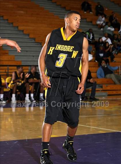 Thumbnail 2 in Verdugo Hills vs. King-Drew (Lynwood Christmas Challenge) photogallery.