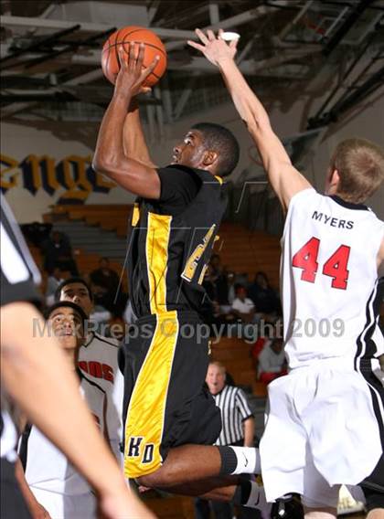 Thumbnail 3 in Verdugo Hills vs. King-Drew (Lynwood Christmas Challenge) photogallery.
