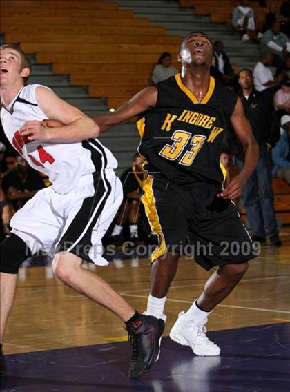 Thumbnail 2 in Verdugo Hills vs. King-Drew (Lynwood Christmas Challenge) photogallery.