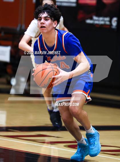 Thumbnail 3 in Oaks vs Westlake photogallery.