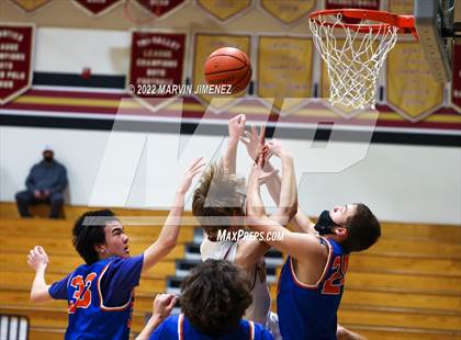 Thumbnail 1 in Oaks vs Westlake photogallery.
