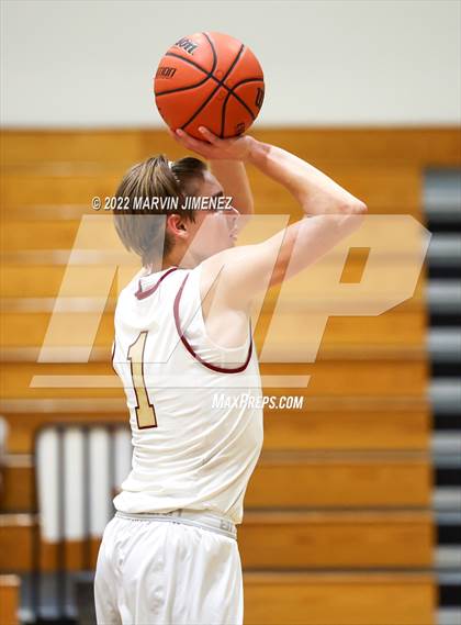 Thumbnail 1 in Oaks vs Westlake photogallery.