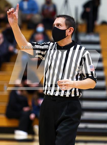 Thumbnail 1 in Oaks vs Westlake photogallery.