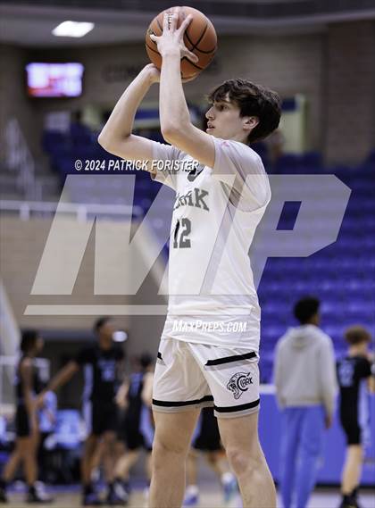 Thumbnail 2 in Clark vs. Harlan photogallery.