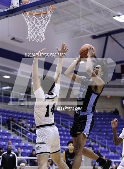 Thumbnail 3 in Clark vs. Harlan photogallery.