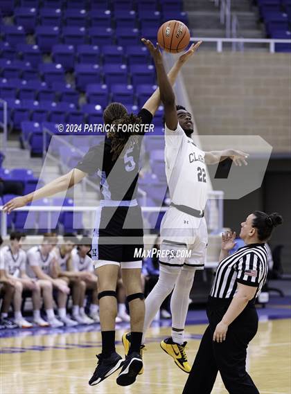 Thumbnail 3 in Clark vs. Harlan photogallery.