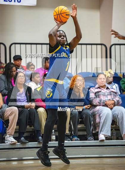 Thumbnail 2 in New Life Christian Academy vs. Berean Baptist Academy (Veterans Showcase 2025) photogallery.