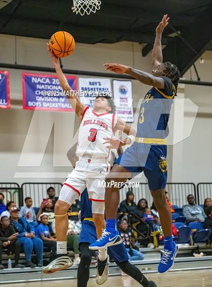 Thumbnail 3 in New Life Christian Academy vs. Berean Baptist Academy (Veterans Showcase 2025) photogallery.