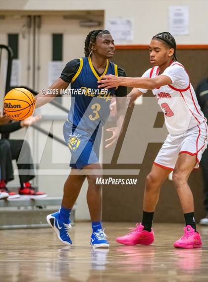 Thumbnail 2 in New Life Christian Academy vs. Berean Baptist Academy (Veterans Showcase 2025) photogallery.