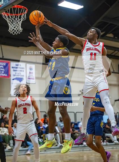 Thumbnail 1 in New Life Christian Academy vs. Berean Baptist Academy (Veterans Showcase 2025) photogallery.