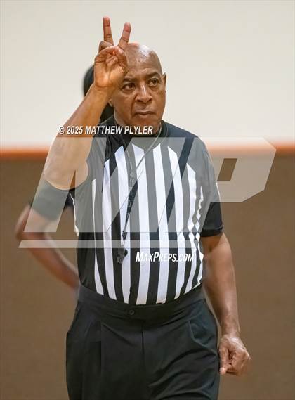 Thumbnail 1 in New Life Christian Academy vs. Berean Baptist Academy (Veterans Showcase 2025) photogallery.