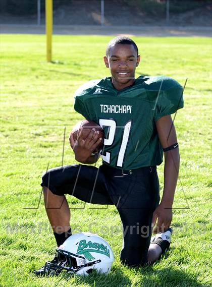 Thumbnail 1 in Tehachapi JV Football Team and Individual Portraits  photogallery.