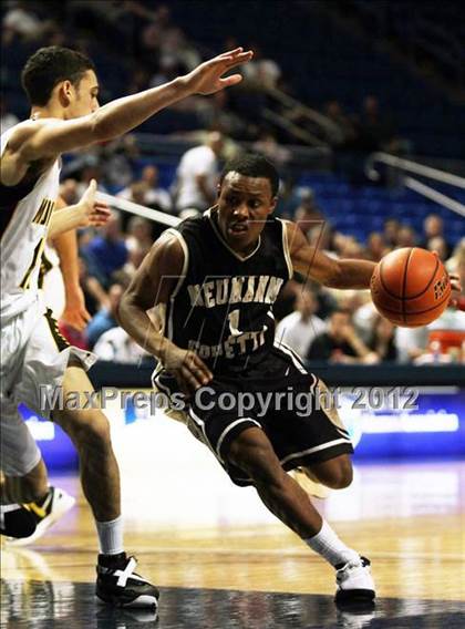 Thumbnail 3 in Neumann-Goretti vs. Montour (PIAA AAA Final) photogallery.