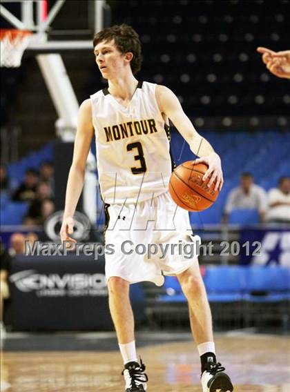 Thumbnail 3 in Neumann-Goretti vs. Montour (PIAA AAA Final) photogallery.