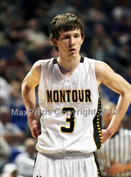 Thumbnail 1 in Neumann-Goretti vs. Montour (PIAA AAA Final) photogallery.