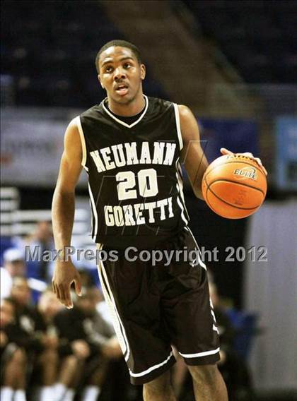 Thumbnail 2 in Neumann-Goretti vs. Montour (PIAA AAA Final) photogallery.