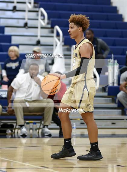 Thumbnail 3 in Hylton @ Osbourn photogallery.