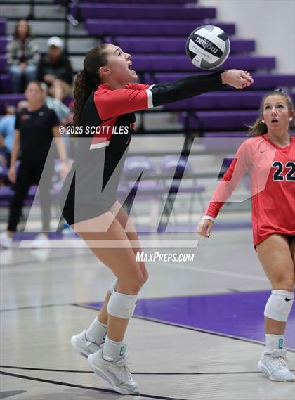 Thumbnail 1 in Gallia Academy vs Circleville (OHSAA D4 District Final) photogallery.